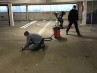 Nachleuchtende Fluchtwegmarkierung Parkhaus Arbeiten